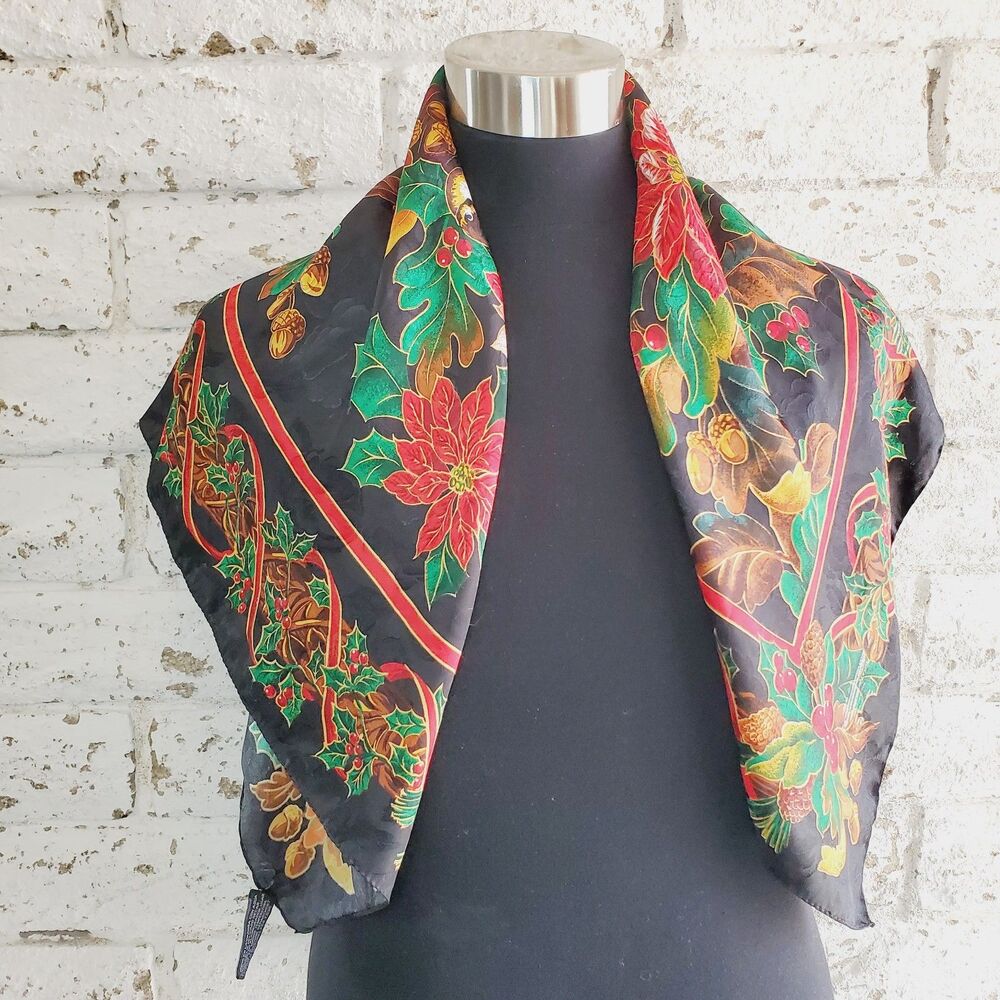 VTG Womens Christmas Scarf Poinsettia Acorn Red Green Holiday Scarves - Picture 7 of 7